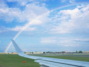 飛行機から虹を見ることのスピリチュアルな対処法